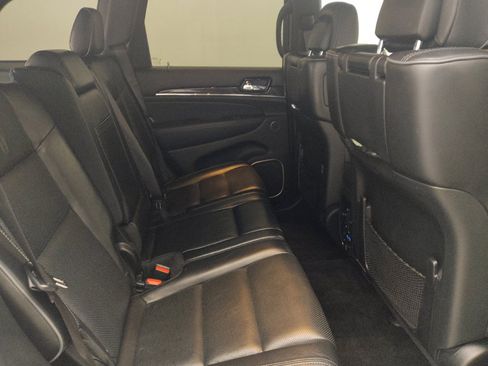 Used 2019 Jeep Grand Cherokee Overland AWD/4WD image 19