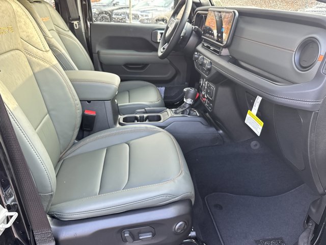 New 2026 Jeep Gladiator Mojave w/ Steel Bumper Group AWD/4WD image 13