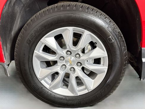 Used 2026 Chevrolet Silverado 1500 Custom RWD image 37