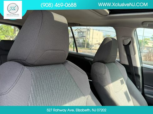 Used 2019 Toyota RAV4 XLE FWD image 23