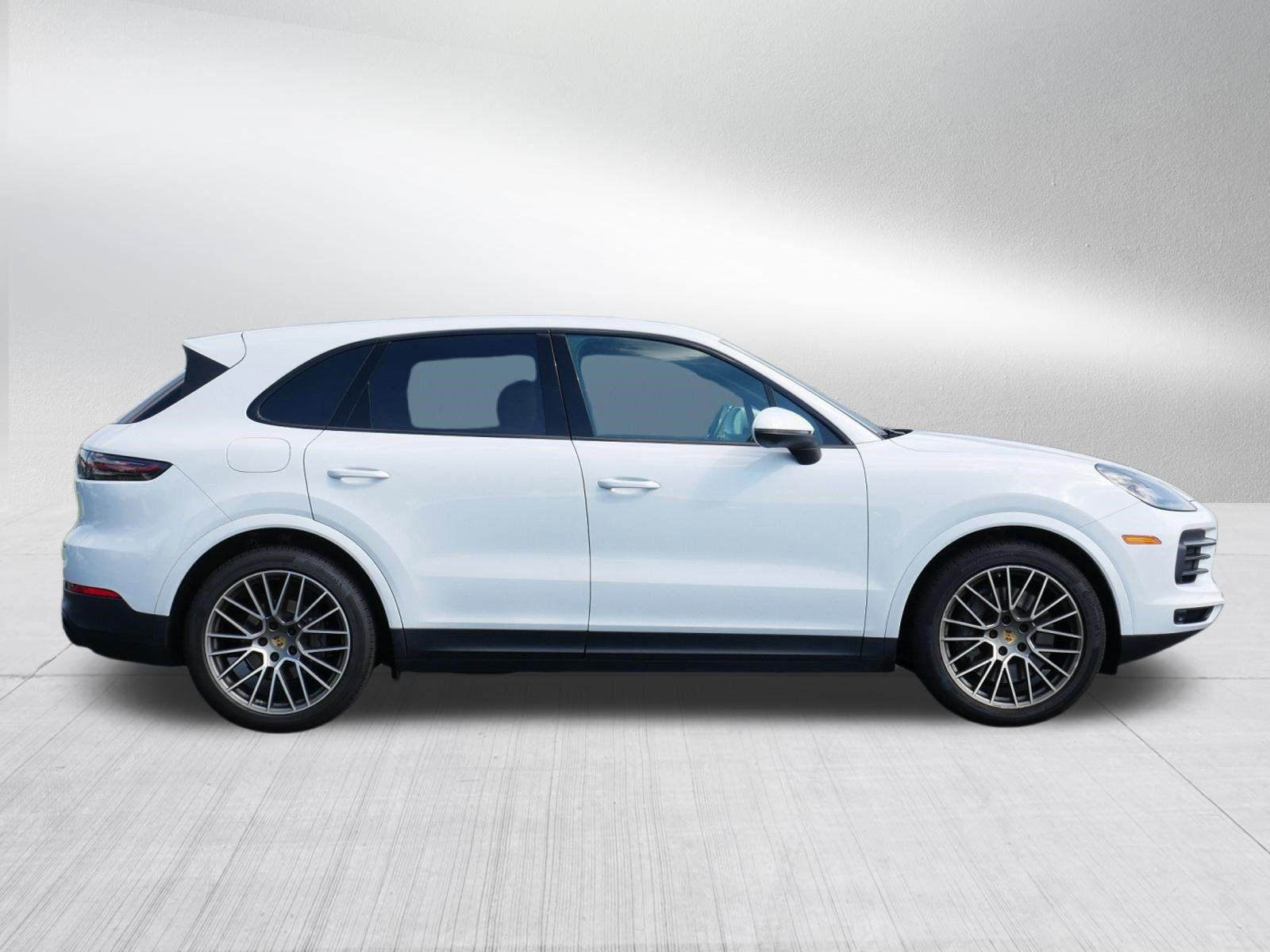 Used 2023 Porsche Cayenne S Platinum AWD/4WD image 8