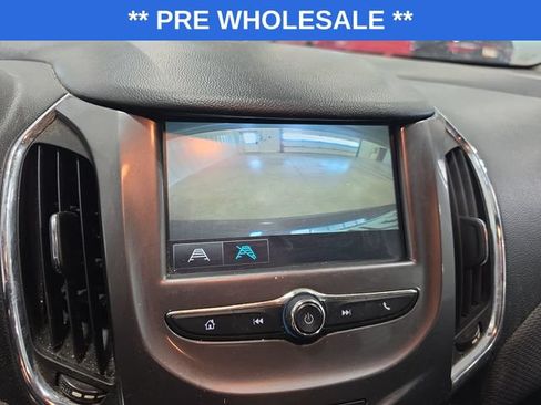 Used 2017 Chevrolet Cruze LT FWD image 8