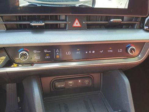 Certified 2023 Kia Sportage SX image 28