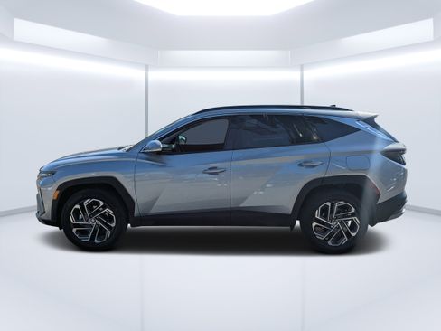 Certified 2025 Hyundai Tucson Limited image 6