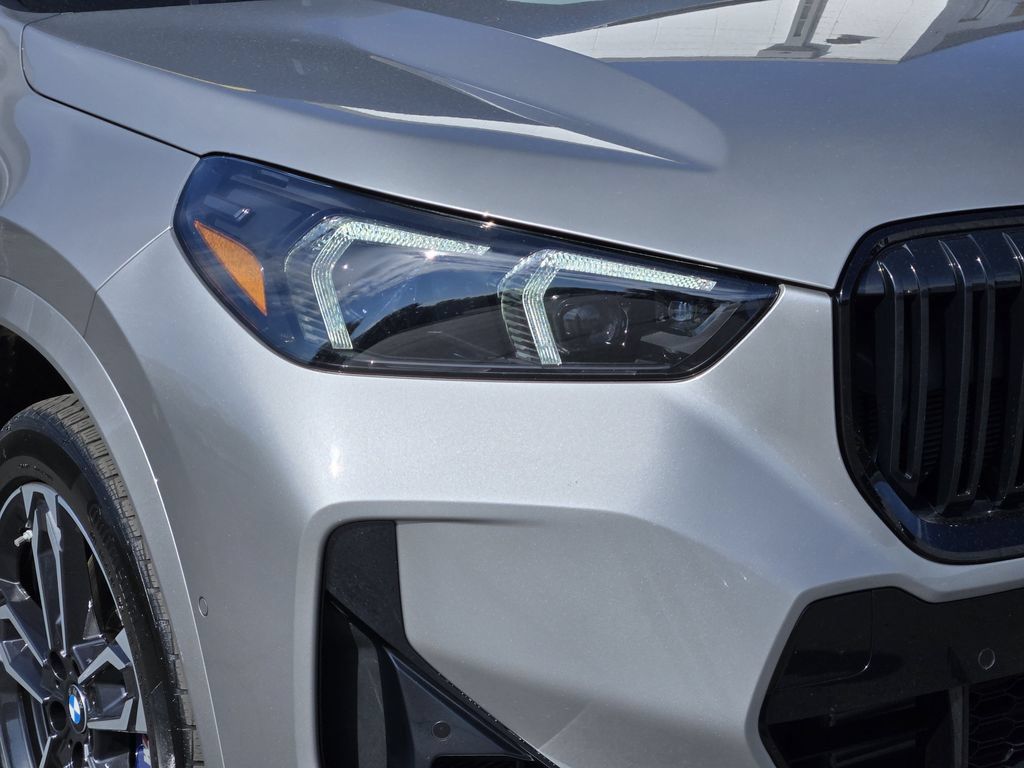 Certified 2025 BMW X1 M35i w/ Shadowloine Package AWD/4WD image 9