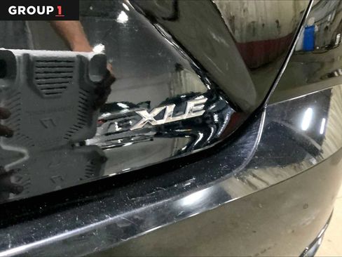 Used 2025 Toyota Camry XLE AWD/4WD image 10