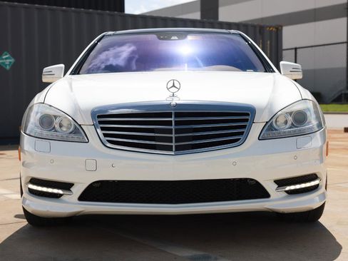 Used 2013 Mercedes-Benz S 550 w/ Sport Pkg image 19