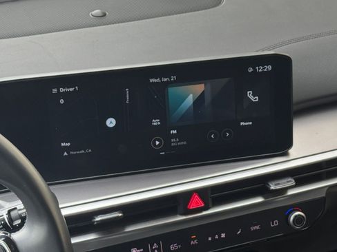 Used 2024 Kia Sorento S image 18