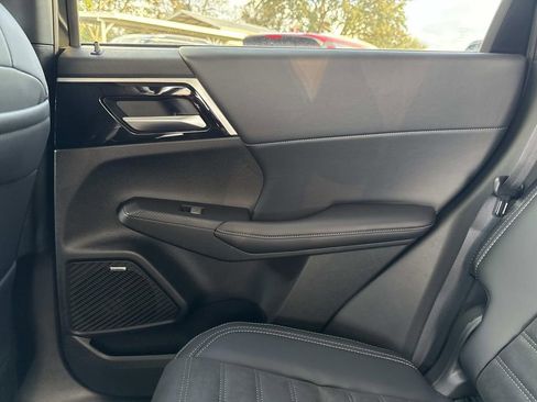 New 2026 Mitsubishi Outlander SE FWD image 15