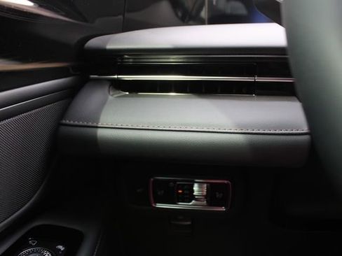 New 2026 Lincoln Nautilus Premier AWD/4WD image 38