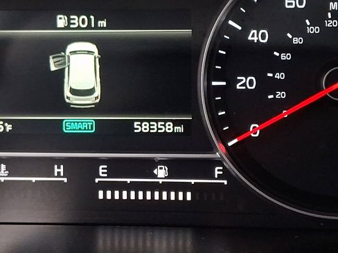 Used 2023 Kia Sorento LX image 19