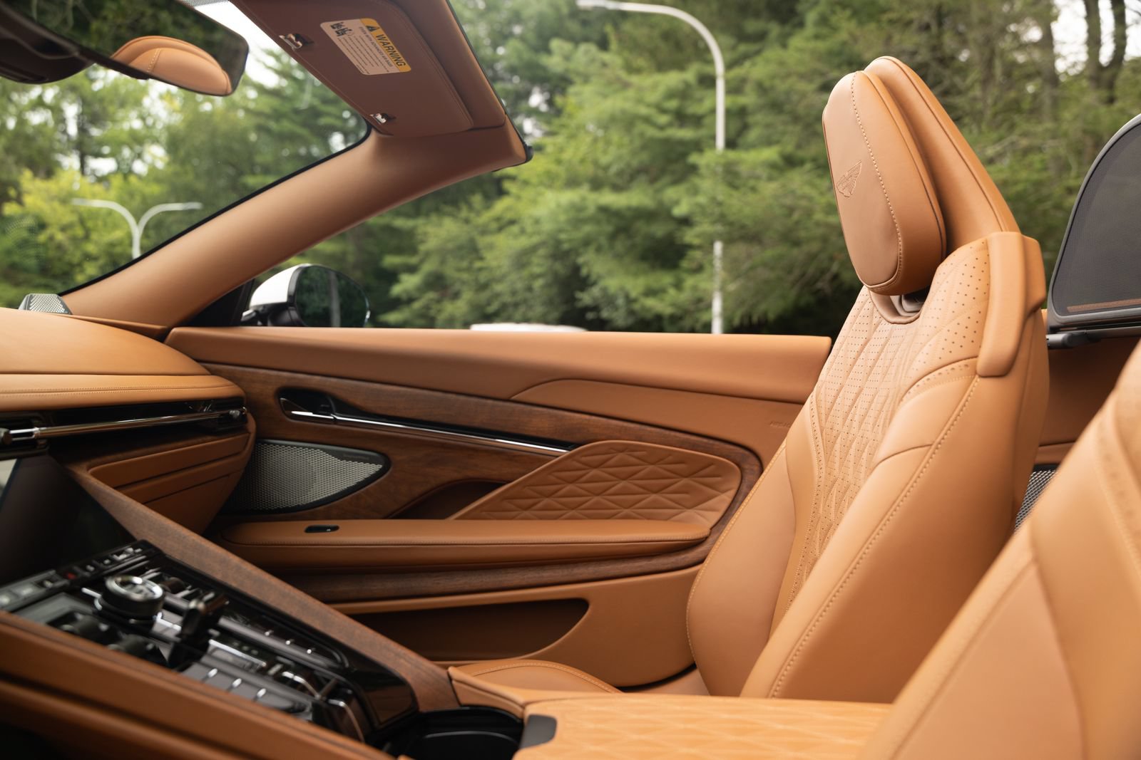 Used 2024 Aston Martin DB12 Convertible RWD image 48