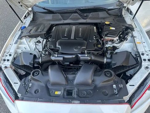Used 2013 Jaguar XJ AWD image 23
