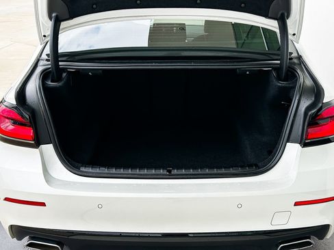 Certified 2022 BMW 530i w/ Premium Package image 31