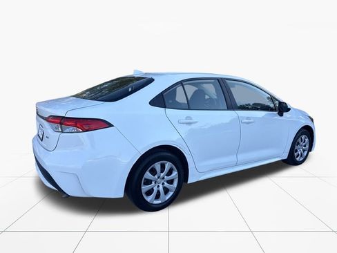 Used 2022 Toyota Corolla LE image 9