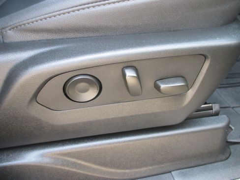 Used 2024 Chevrolet Tahoe LT w/ Luxury Package AWD/4WD image 21