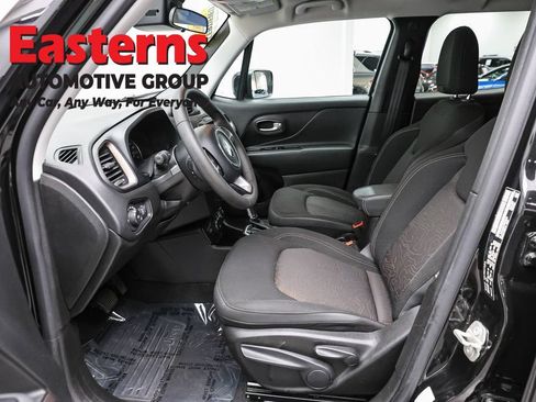 Used 2023 Jeep Renegade Latitude AWD/4WD image 14