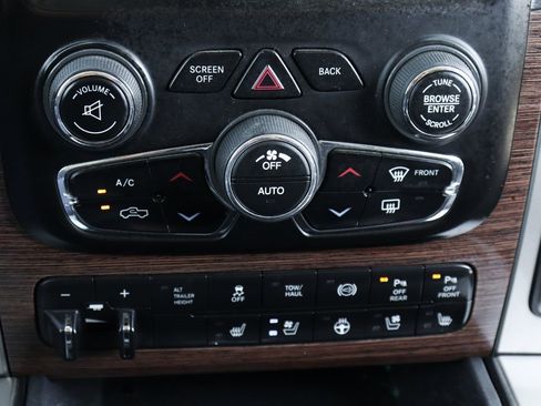 Used 2018 RAM 2500 Laramie image 32