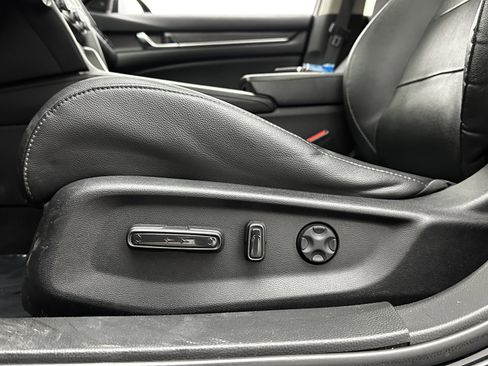 Used 2020 Honda Accord Touring image 15