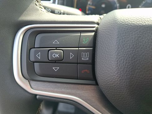Used 2025 Jeep Wagoneer L 4WD image 21
