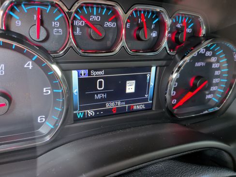 Used 2017 Chevrolet Suburban LT AWD/4WD image 8