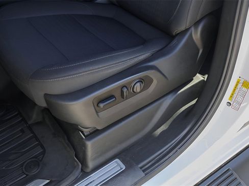 Used 2021 GMC Sierra 1500 Elevation image 11