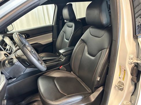 Used 2024 Jeep Compass Limited AWD/4WD image 8
