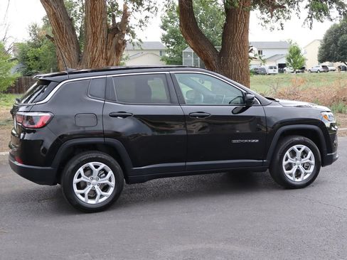 Used 2024 Jeep Compass Sport AWD/4WD image 4