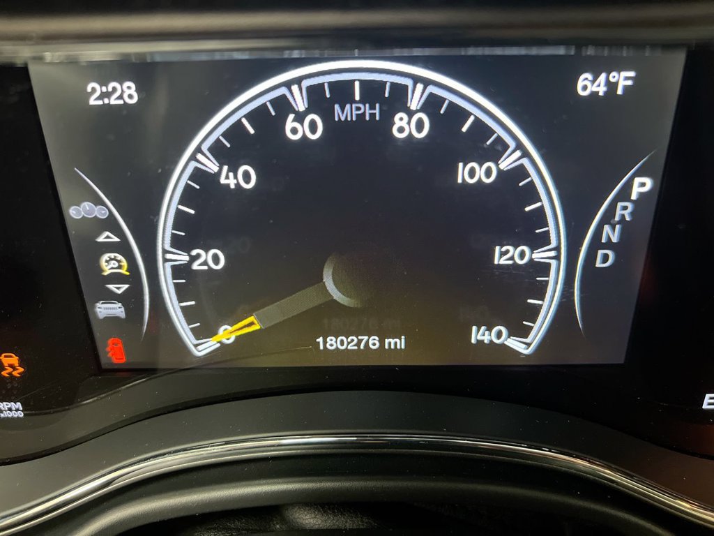 Used 2018 Jeep Grand Cherokee Laredo AWD/4WD image 13