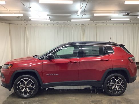 New 2026 Jeep Compass Limited w/ Sun, Sound & Navigation Group AWD/4WD image 9