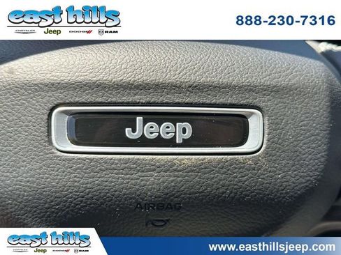 Certified 2023 Jeep Grand Cherokee Limited w/ Black Appearance Package AWD/4WD image 29