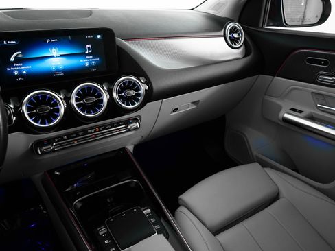 Used 2022 Mercedes-Benz GLA 250 image 24