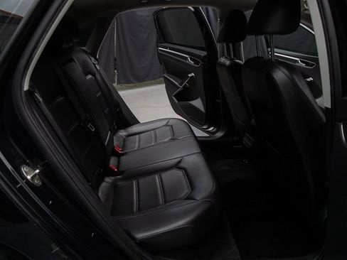 Used 2018 Volkswagen Passat 2.0T R-Line image 18