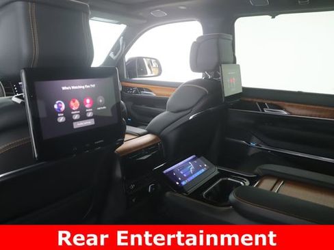 Used 2025 Jeep Grand Wagoneer Series III w/ Rear Seat Video Group 1 AWD/4WD image 5