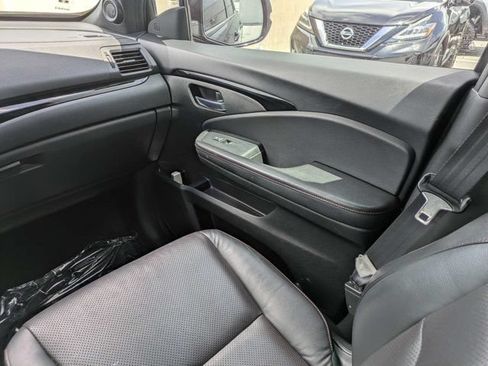 Used 2022 Honda Ridgeline Black Edition image 17