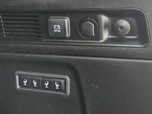 Used 2024 Jeep Wagoneer L Series II w/ Flexible Seating Group image 9