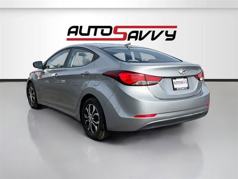 Used 2016 Hyundai Elantra SE image 5