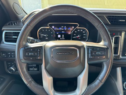 Used 2021 GMC Yukon Denali w/ Denali Ultimate Package image 11