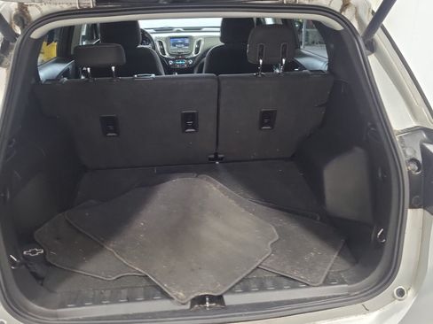 Used 2019 Chevrolet Equinox LT w/ Driver Convenience Package FWD image 10