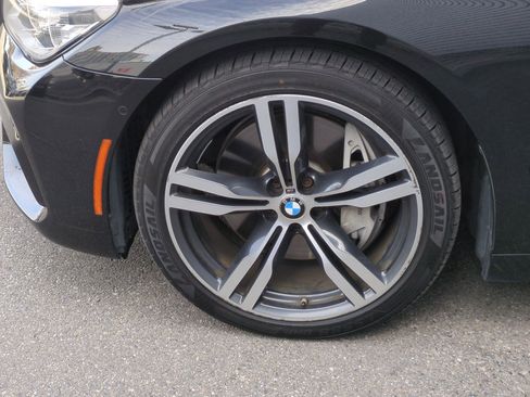 Used 2018 BMW 750i xDrive w/ Executive Package image 11