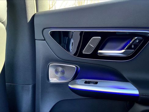 Certified 2025 Mercedes-Benz GLC 300 4MATIC image 23