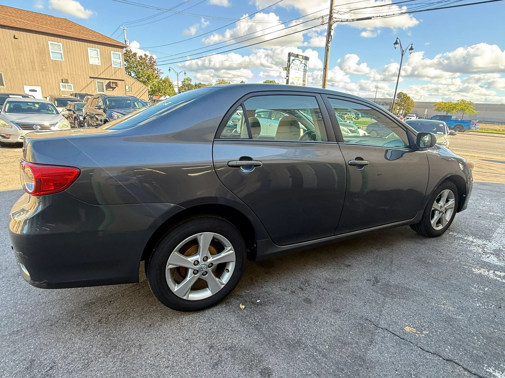 Used 2011 Toyota Corolla LE FWD image 6