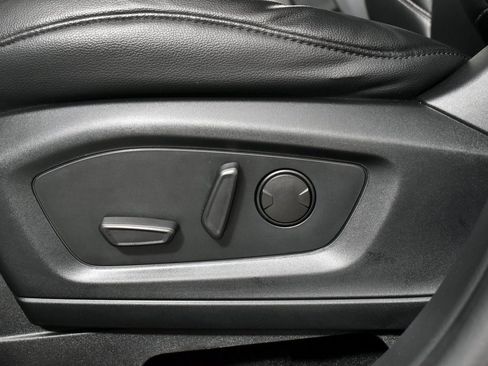 Used 2020 Ford Explorer XLT w/ Equipment Group 202A image 13