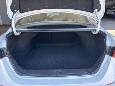 Used 2025 Nissan Sentra SV FWD image 32