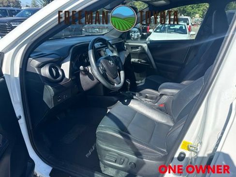 Used 2016 Toyota RAV4 SE w/ Advanced Technology Package FWD image 7