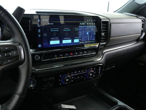 Used 2025 Chevrolet Silverado 2500 ZR2 w/ Technology Package image 18