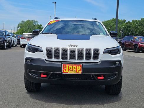 Used 2022 Jeep Cherokee Trailhawk w/ Comfort/Convenience Group AWD/4WD image 2