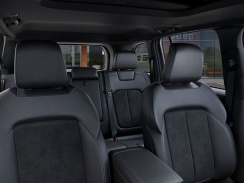 New 2026 Jeep Grand Cherokee Altitude AWD/4WD image 27