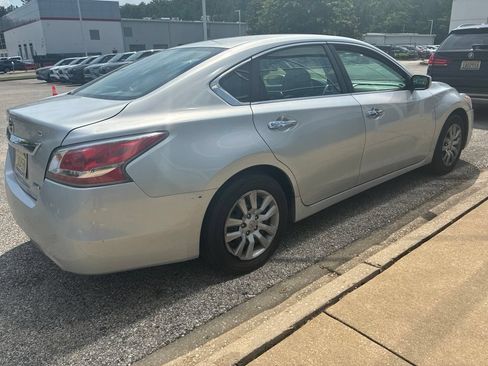 Used 2014 Nissan Altima 2.5 S FWD image 3