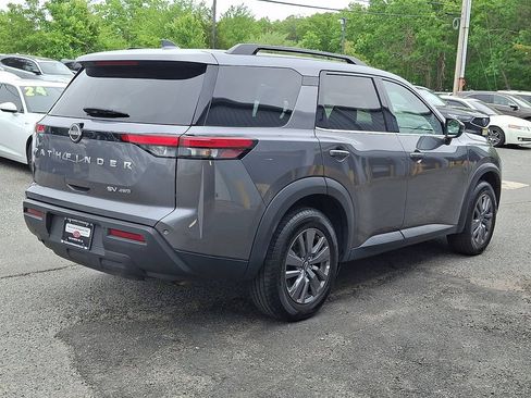Used 2024 Nissan Pathfinder SV AWD/4WD image 4